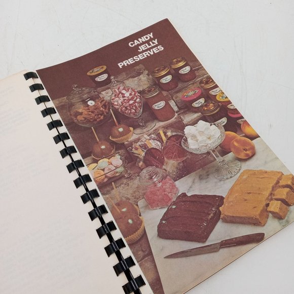 Whats Cookin In Grandma Emmas Kitchen Cookbook Recipe Book Vintage Kitchen - Picture 8 of 10